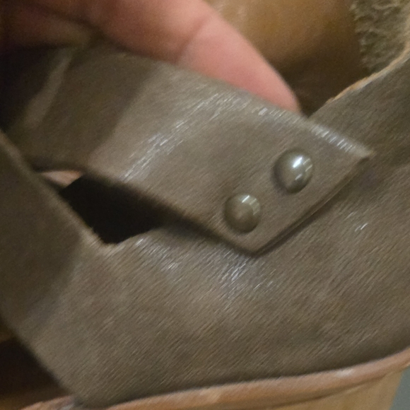 Elegant Tan Women's Sandals - Picture 6 of 9